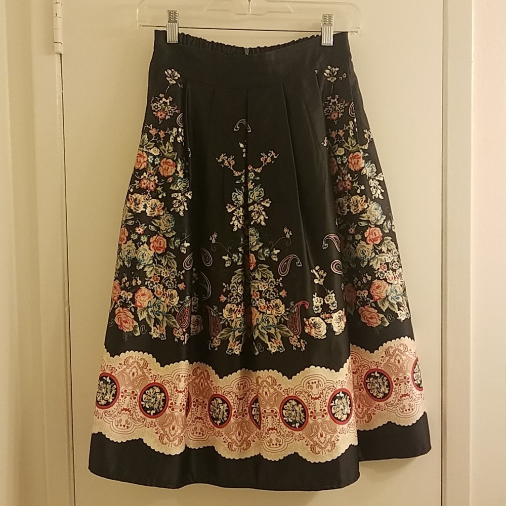 Printed Floral Paisley Border Skirt